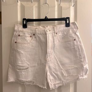 NWOT American Eagle 90’s Boyfriend Short size 8